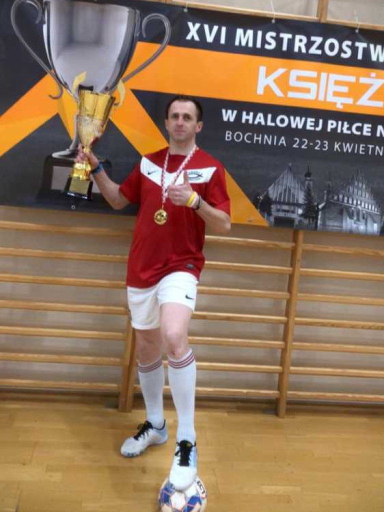 Kolejne złoto w piłkarskich Mistrzostwach Polski Księży dla Diecezji Zamojsko - Lubaczowskiej (ZDJĘCIA)