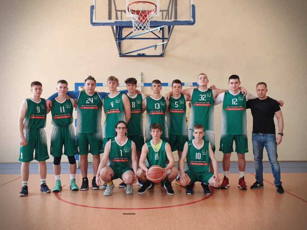 Wiosenne koszykarskie sukcesy Staszica (ZDJĘCIA)