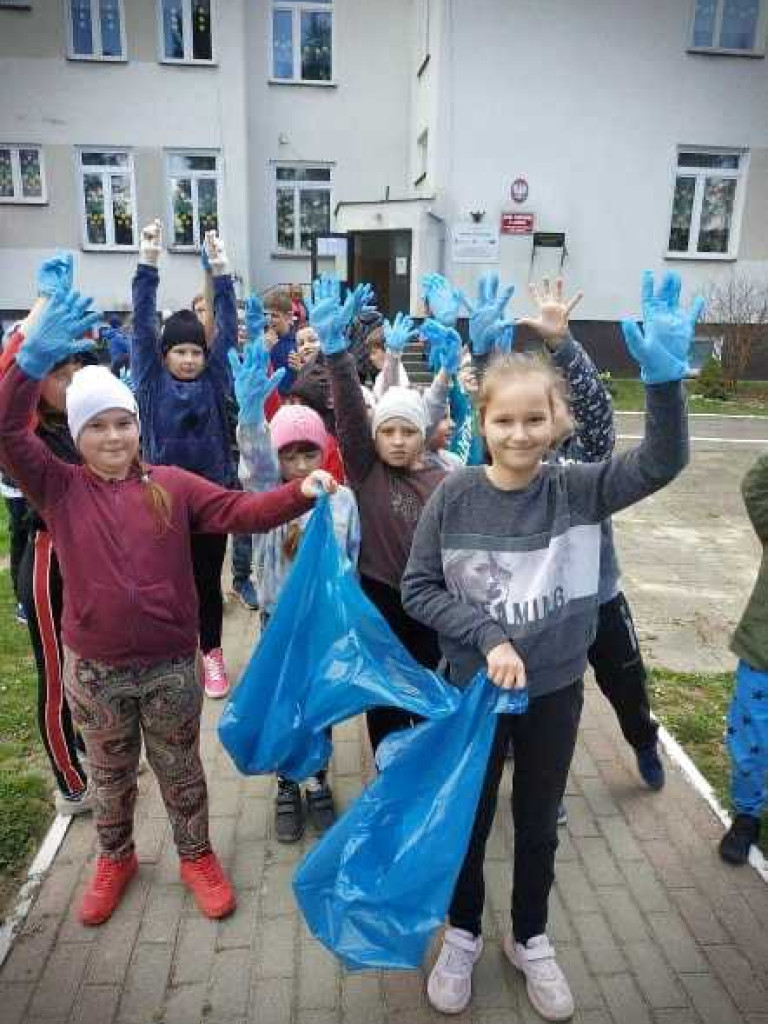 Turkowice: Dzieci sprzątały dla Polski (ZDJĘCIA)