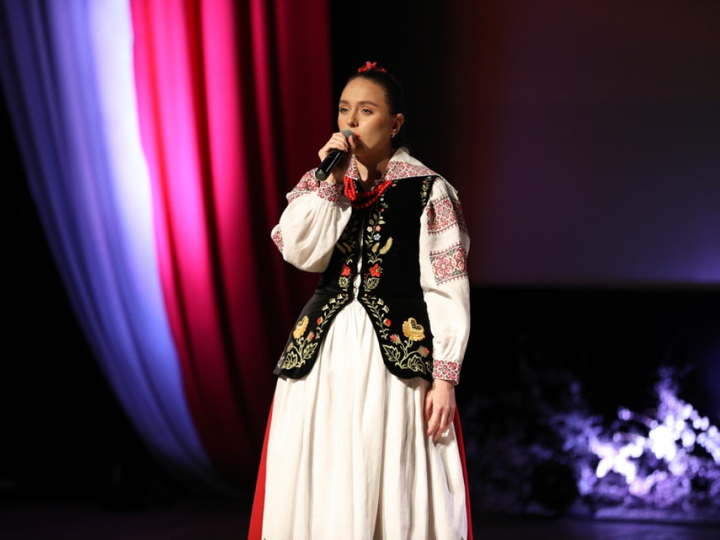 Hrubieszów: Warto być Polakiem - droga do wolności. Widowisko w HDK (ZDJĘCIA, WIDEO)