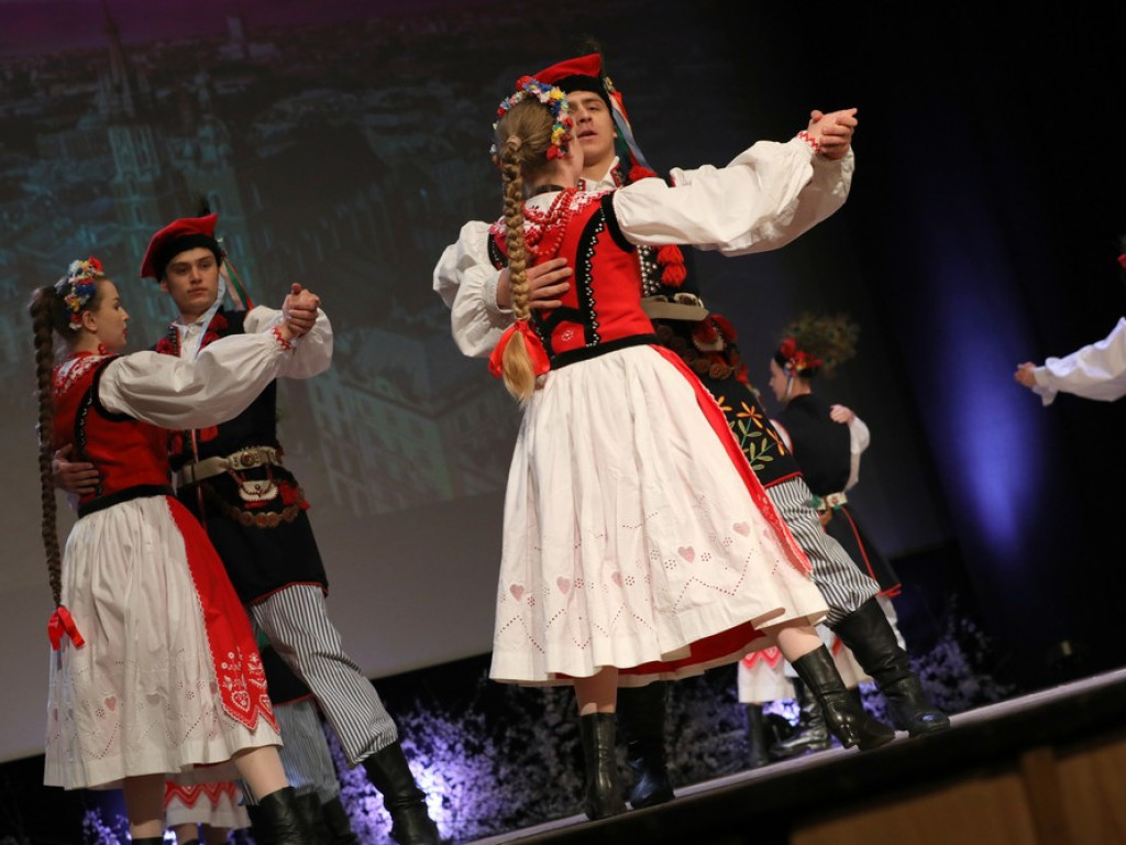 Hrubieszów: Warto być Polakiem - droga do wolności. Widowisko w HDK (ZDJĘCIA, WIDEO)