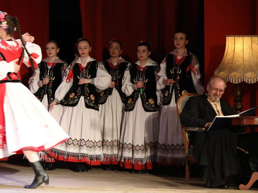 Hrubieszów: Warto być Polakiem - droga do wolności. Widowisko w HDK (ZDJĘCIA, WIDEO)