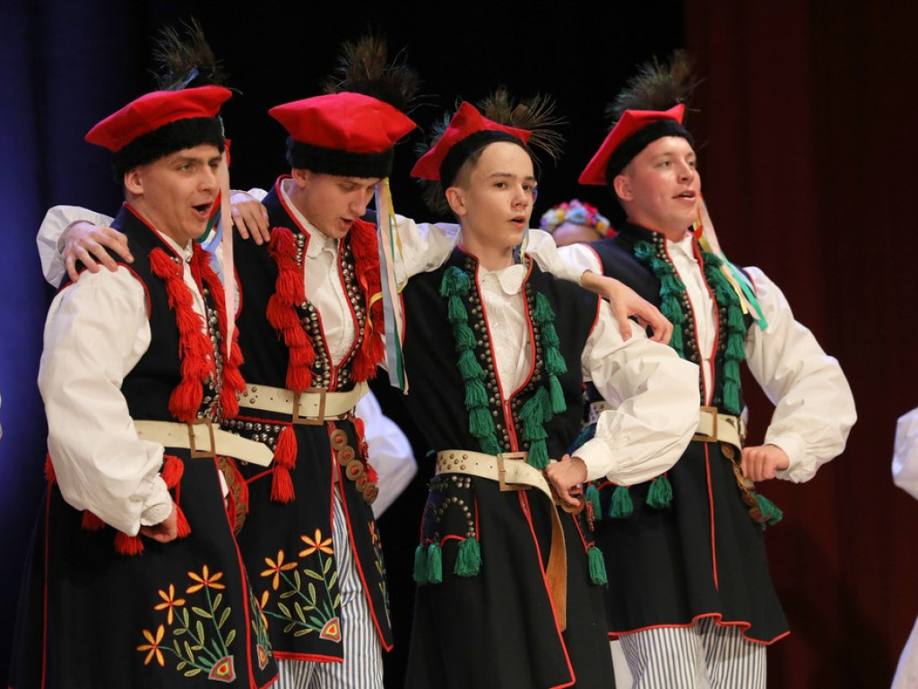 Hrubieszów: Warto być Polakiem - droga do wolności. Widowisko w HDK (ZDJĘCIA, WIDEO)