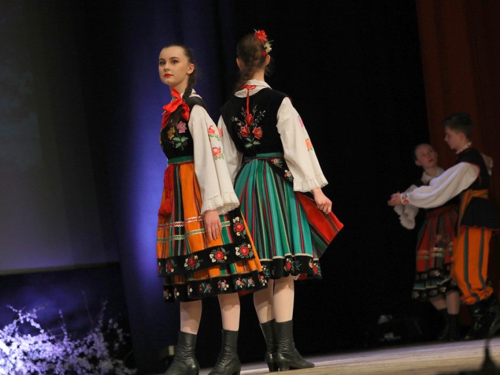 Hrubieszów: Warto być Polakiem - droga do wolności. Widowisko w HDK (ZDJĘCIA, WIDEO)
