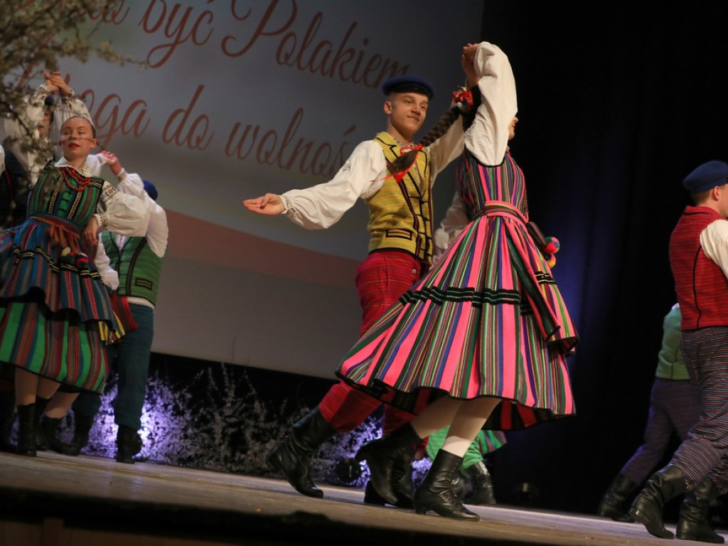 Hrubieszów: Warto być Polakiem - droga do wolności. Widowisko w HDK (ZDJĘCIA, WIDEO)