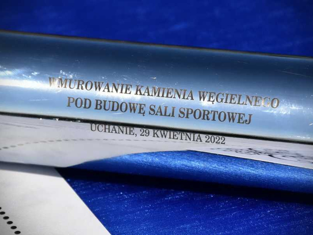 Wmurowano kamień węgielny pod budowę sali gimnastycznej w Uchaniach (ZDJĘCIA)