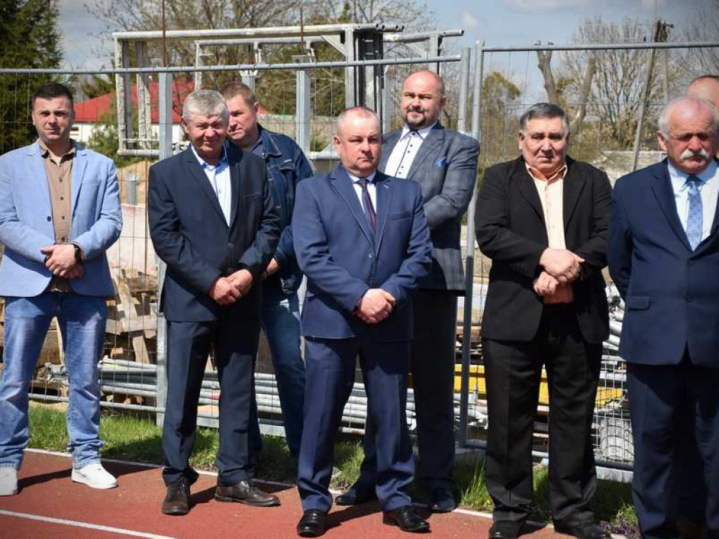 Wmurowano kamień węgielny pod budowę sali gimnastycznej w Uchaniach (ZDJĘCIA)