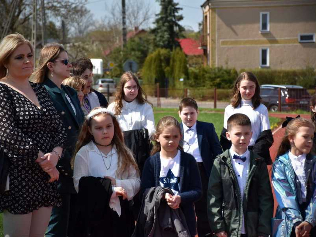 Wmurowano kamień węgielny pod budowę sali gimnastycznej w Uchaniach (ZDJĘCIA)