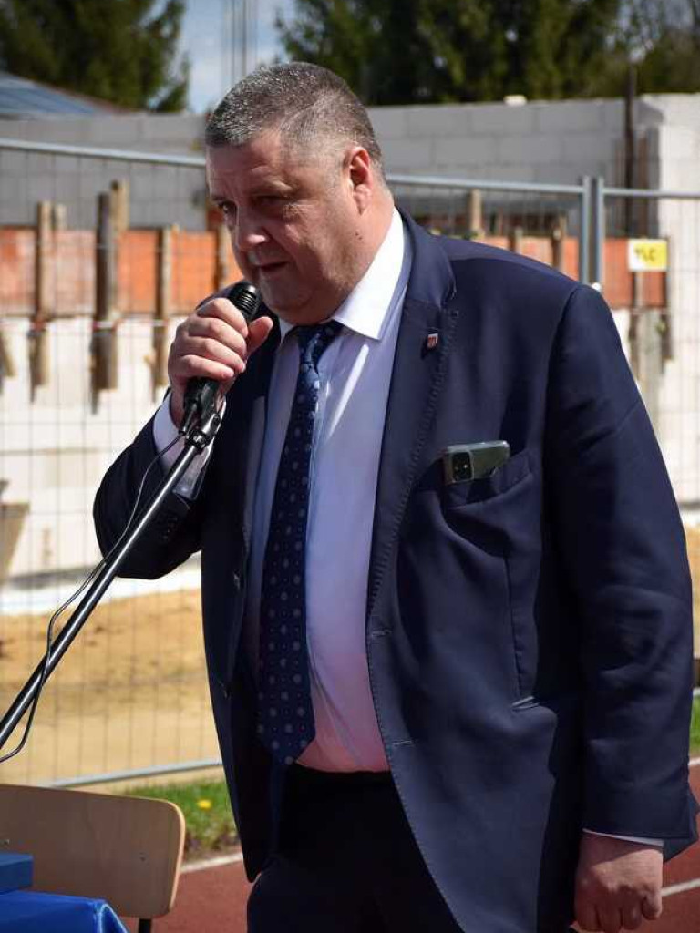 Wmurowano kamień węgielny pod budowę sali gimnastycznej w Uchaniach (ZDJĘCIA)