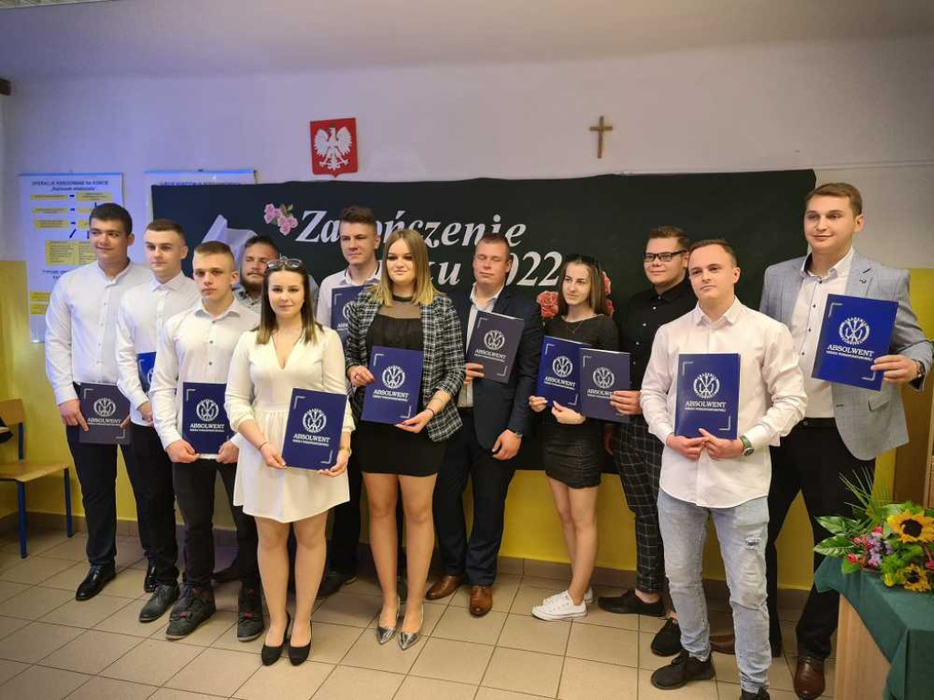 Hrubieszów: Pożegnanie maturzystów w ZS nr 4 (ZDJĘCIA)