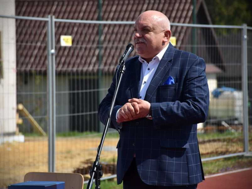 Wmurowano kamień węgielny pod budowę sali gimnastycznej w Uchaniach (ZDJĘCIA)