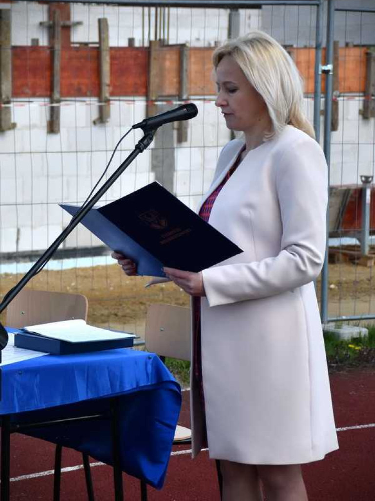 Wmurowano kamień węgielny pod budowę sali gimnastycznej w Uchaniach (ZDJĘCIA)
