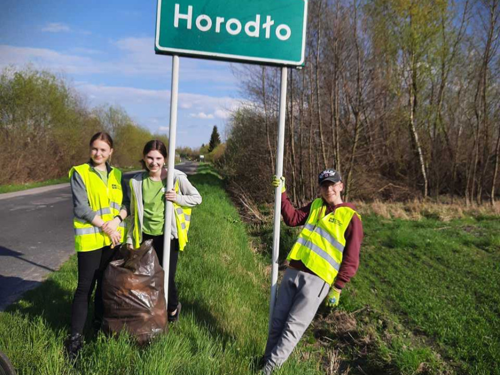 Z okazji Dnia Ziemi - harcerze posprzątali Horodło (ZDJĘCIA)