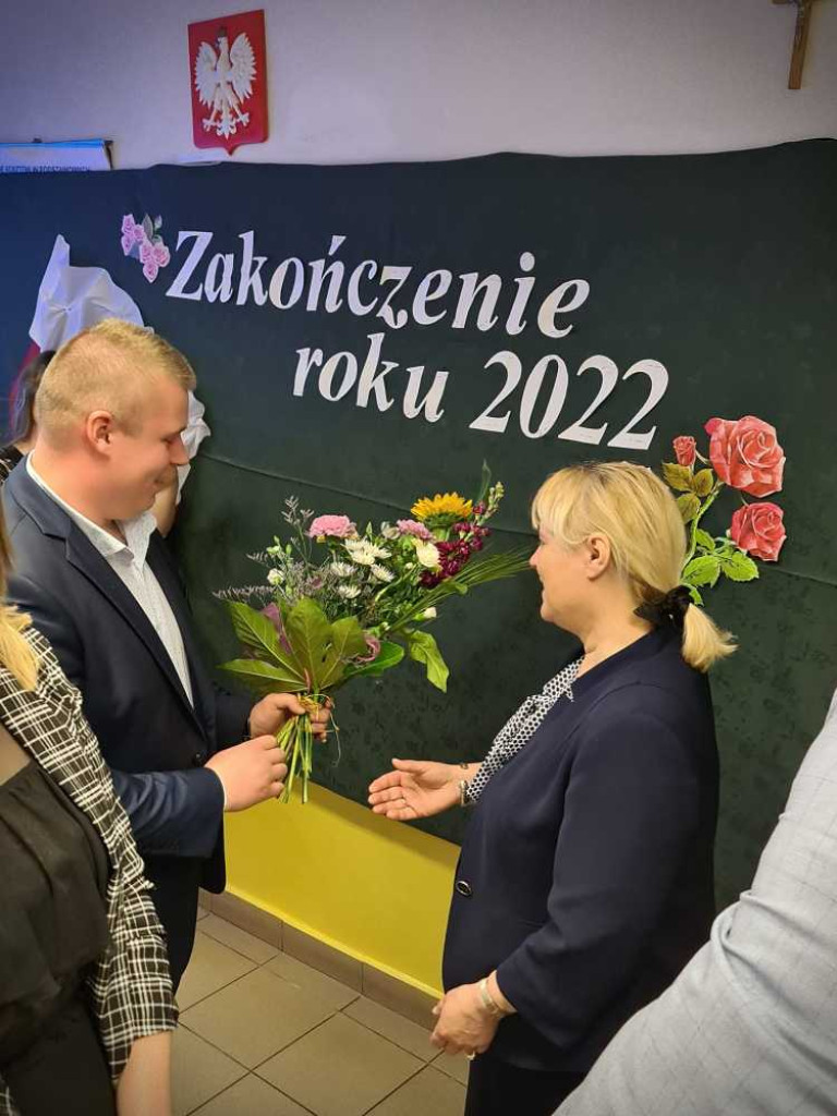 Hrubieszów: Pożegnanie maturzystów w ZS nr 4 (ZDJĘCIA)