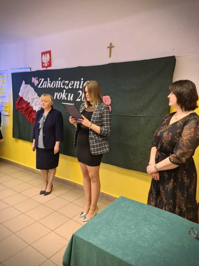 Hrubieszów: Pożegnanie maturzystów w ZS nr 4 (ZDJĘCIA)