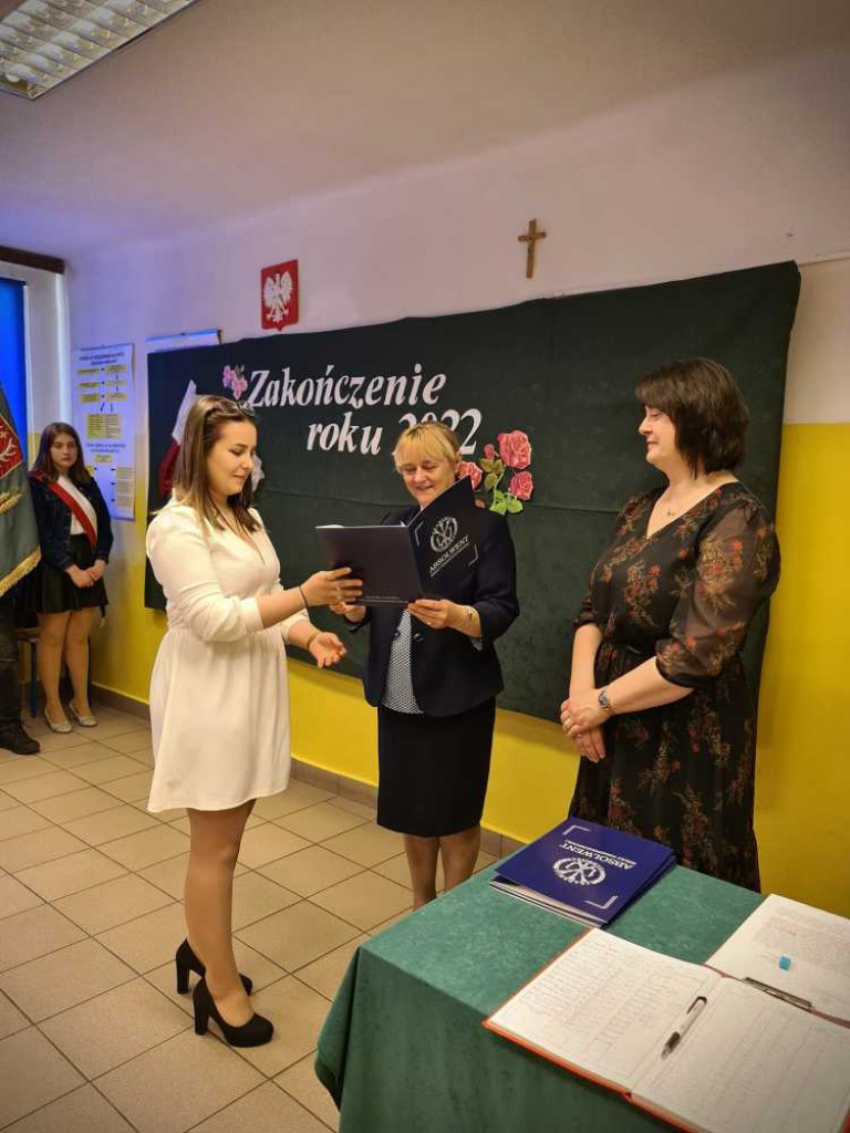 Hrubieszów: Pożegnanie maturzystów w ZS nr 4 (ZDJĘCIA)