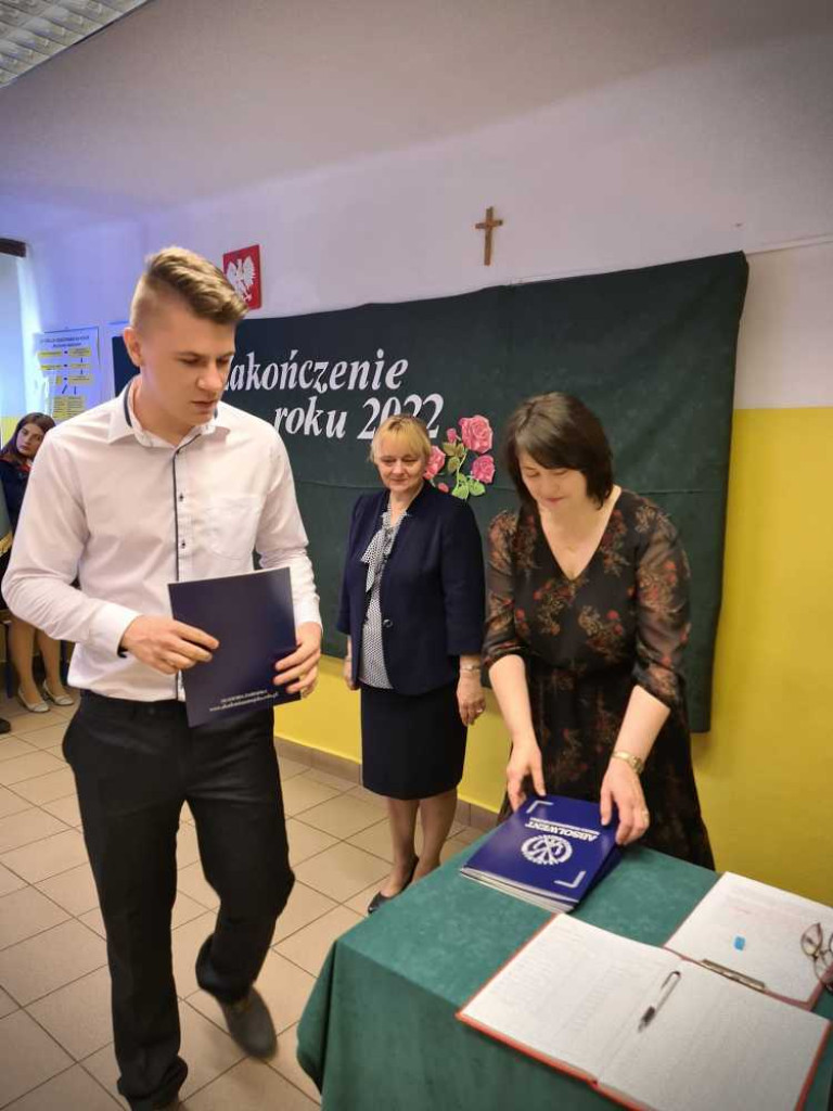 Hrubieszów: Pożegnanie maturzystów w ZS nr 4 (ZDJĘCIA)