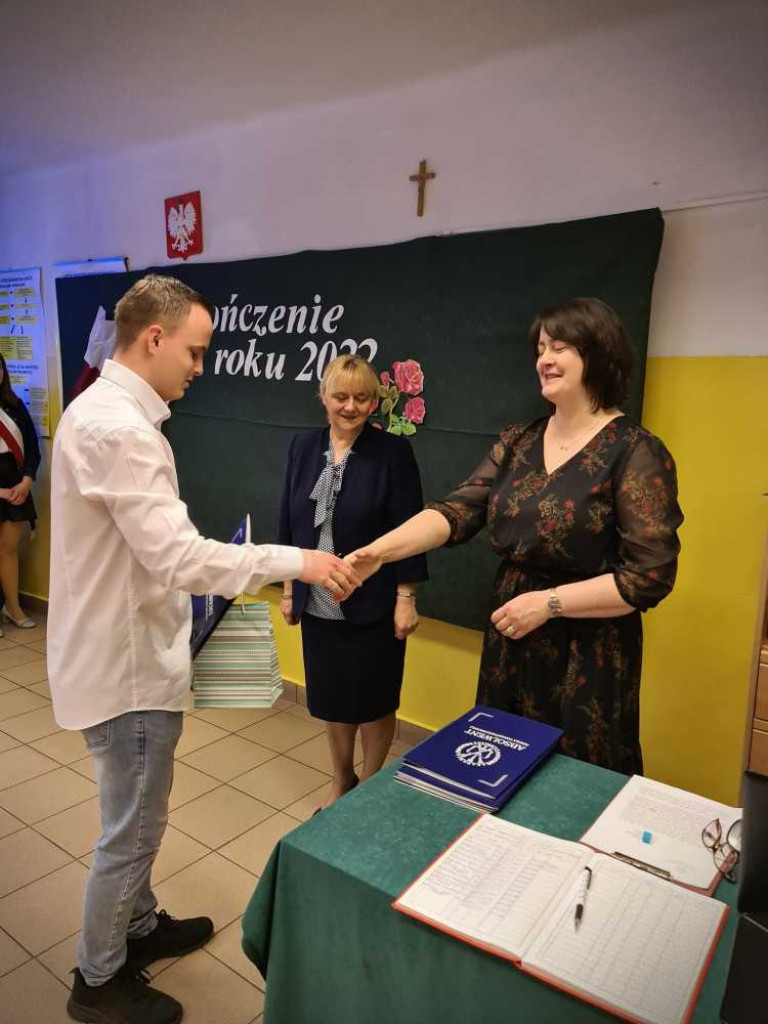 Hrubieszów: Pożegnanie maturzystów w ZS nr 4 (ZDJĘCIA)
