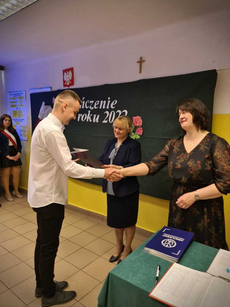 Hrubieszów: Pożegnanie maturzystów w ZS nr 4 (ZDJĘCIA)