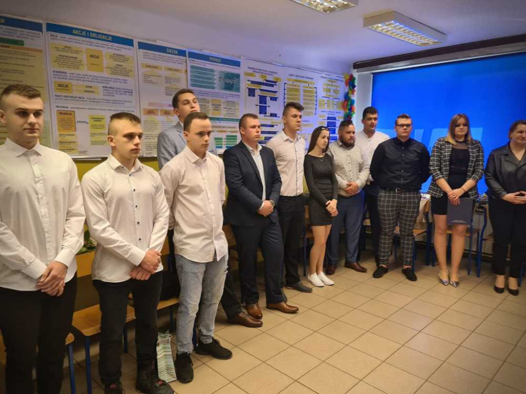 Hrubieszów: Pożegnanie maturzystów w ZS nr 4 (ZDJĘCIA)