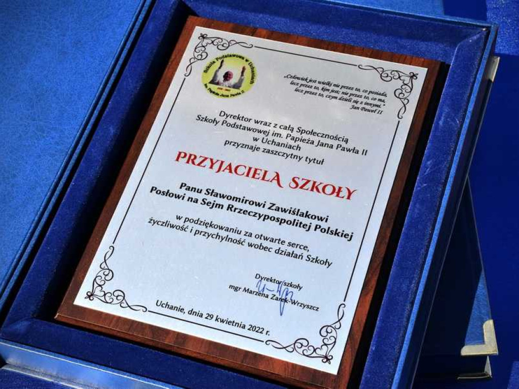 Wmurowano kamień węgielny pod budowę sali gimnastycznej w Uchaniach (ZDJĘCIA)