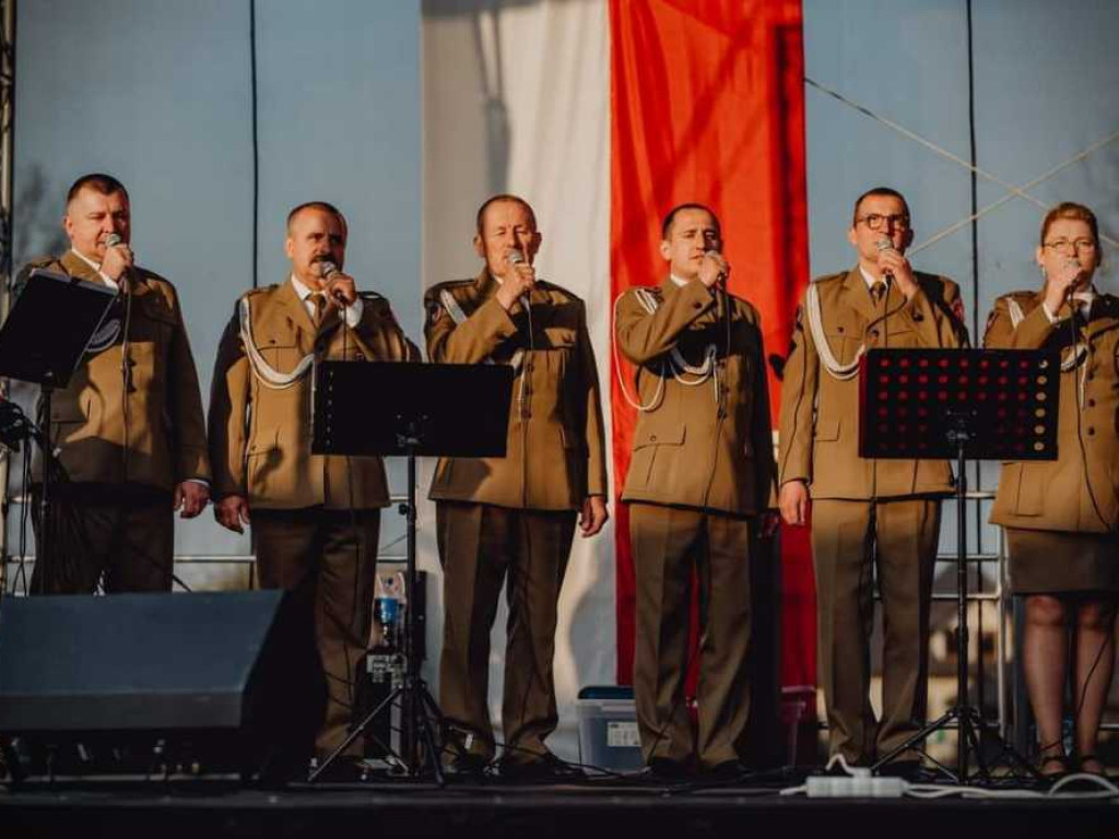 Zespół Hubal artystycznie i patriotycznie (ZDJĘCIA)