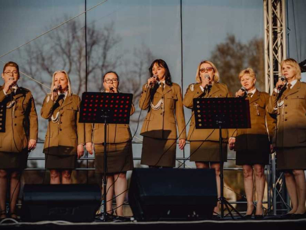 Zespół Hubal artystycznie i patriotycznie (ZDJĘCIA)