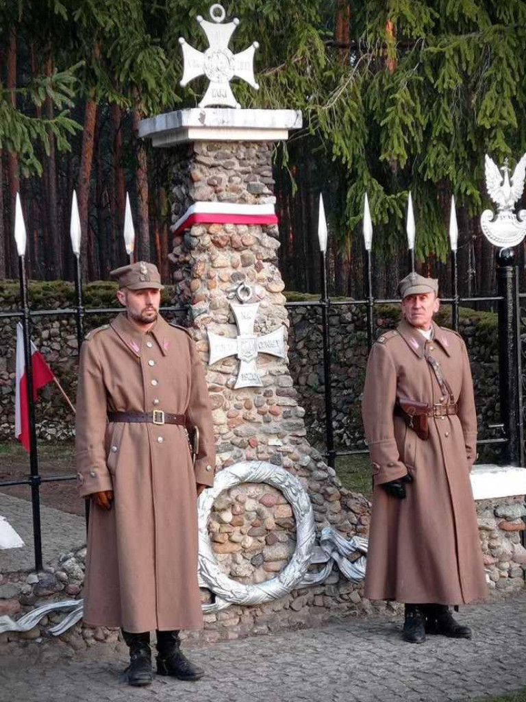 Zespół Hubal artystycznie i patriotycznie (ZDJĘCIA)