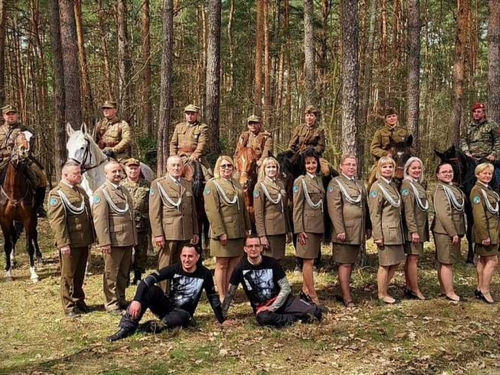 Zespół Hubal artystycznie i patriotycznie (ZDJĘCIA)