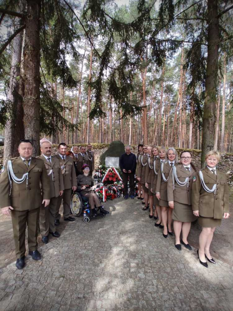 Zespół Hubal artystycznie i patriotycznie (ZDJĘCIA)