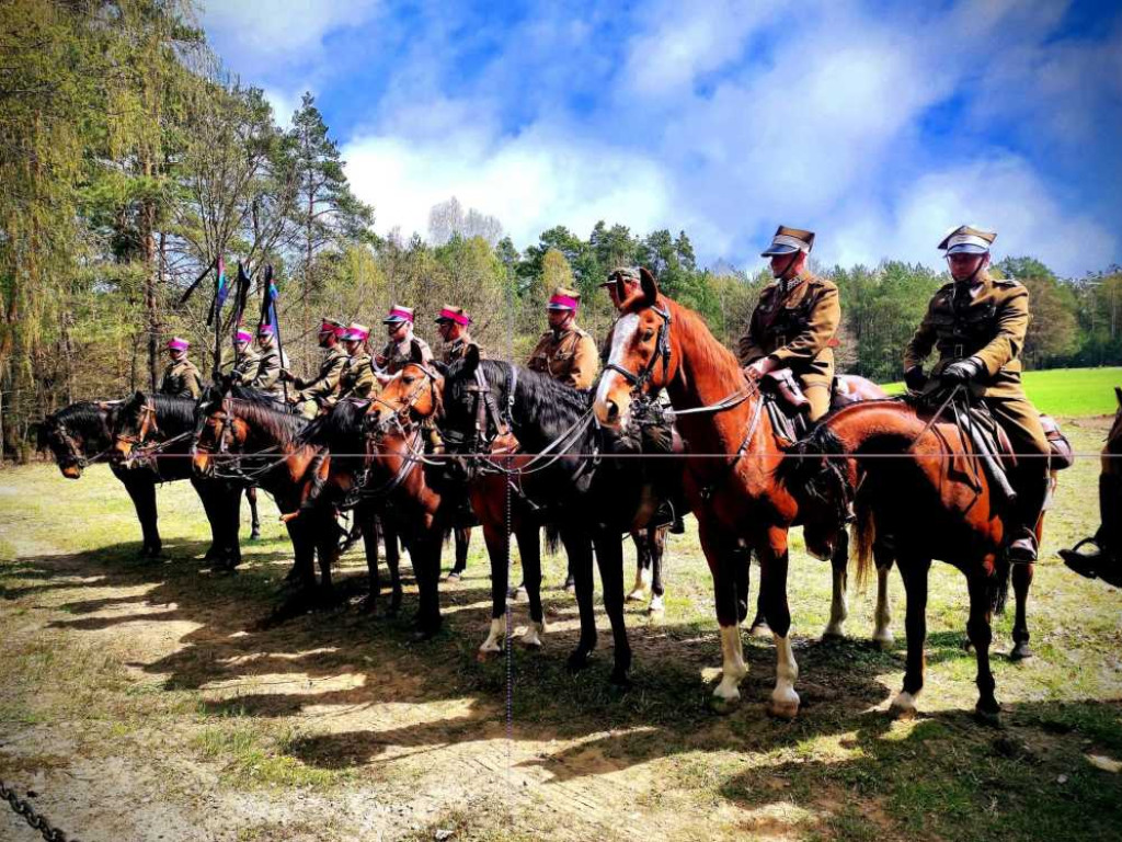 Zespół Hubal artystycznie i patriotycznie (ZDJĘCIA)