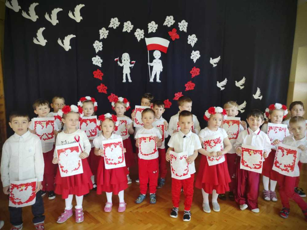 Hrubieszów: Obchody Święta Konstytucji 3 Maja i Dnia Flagi w Przedszkolu nr 2