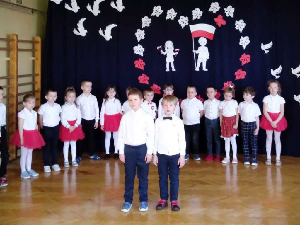 Hrubieszów: Obchody Święta Konstytucji 3 Maja i Dnia Flagi w Przedszkolu nr 2