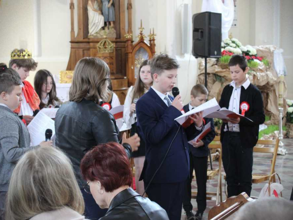 Obchody 231 rocznicy uchwalenia Konstytucji 3 Maja w Trzeszczanach (ZDJĘCIA)