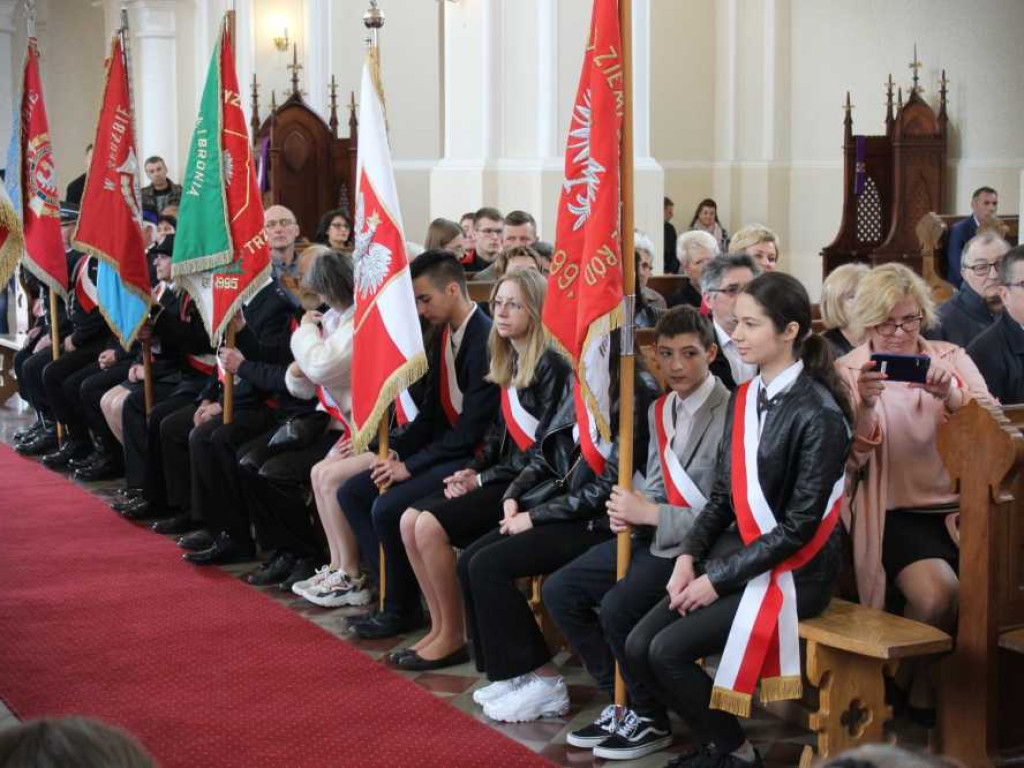 Obchody 231 rocznicy uchwalenia Konstytucji 3 Maja w Trzeszczanach (ZDJĘCIA)