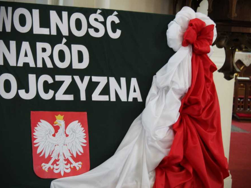 Obchody 231 rocznicy uchwalenia Konstytucji 3 Maja w Trzeszczanach (ZDJĘCIA)