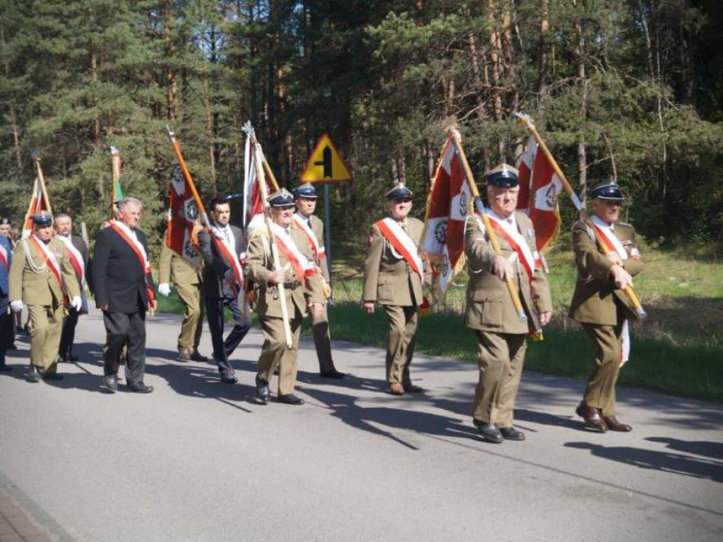 Uroczystości patriotyczno-religijnej upamiętniającej 77. rocznicę rozbicia Obozu Zagłady Żołnierzy Armii Krajowej w Błudku (ZDJĘCIA)