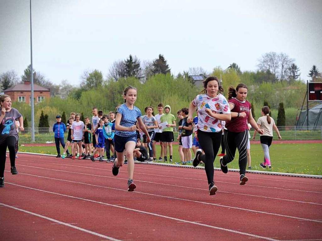 Powiatowe Igrzyska w trójboju i czwórboju lekkoatletycznym (ZDJĘCIA)