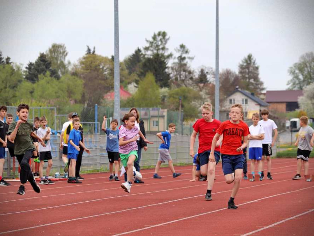 Powiatowe Igrzyska w trójboju i czwórboju lekkoatletycznym (ZDJĘCIA)