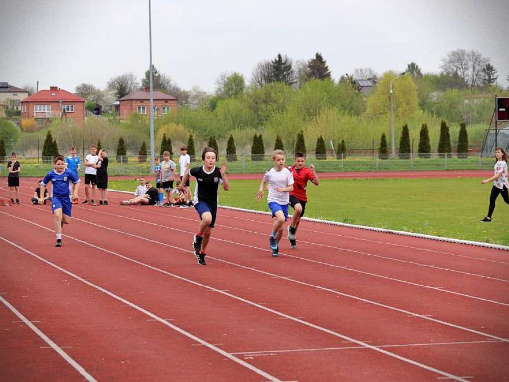 Powiatowe Igrzyska w trójboju i czwórboju lekkoatletycznym (ZDJĘCIA)