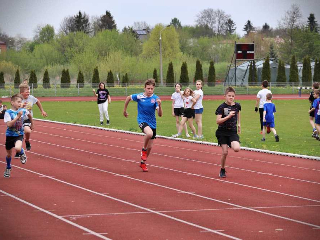 Powiatowe Igrzyska w trójboju i czwórboju lekkoatletycznym (ZDJĘCIA)