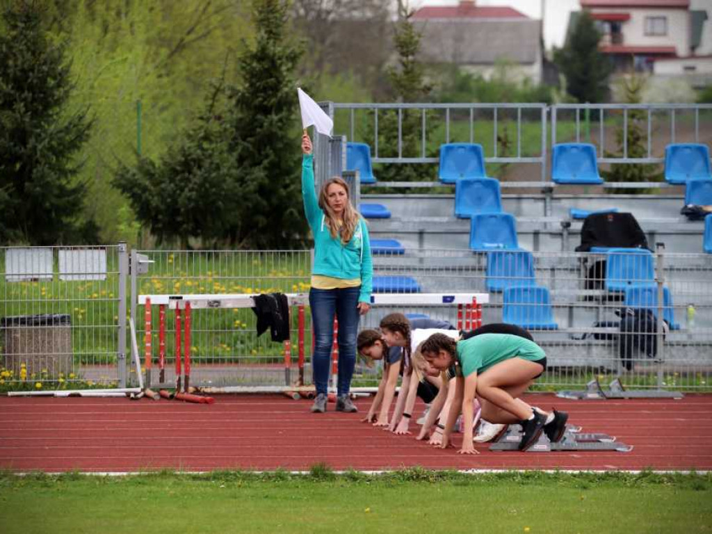 Powiatowe Igrzyska w trójboju i czwórboju lekkoatletycznym (ZDJĘCIA)