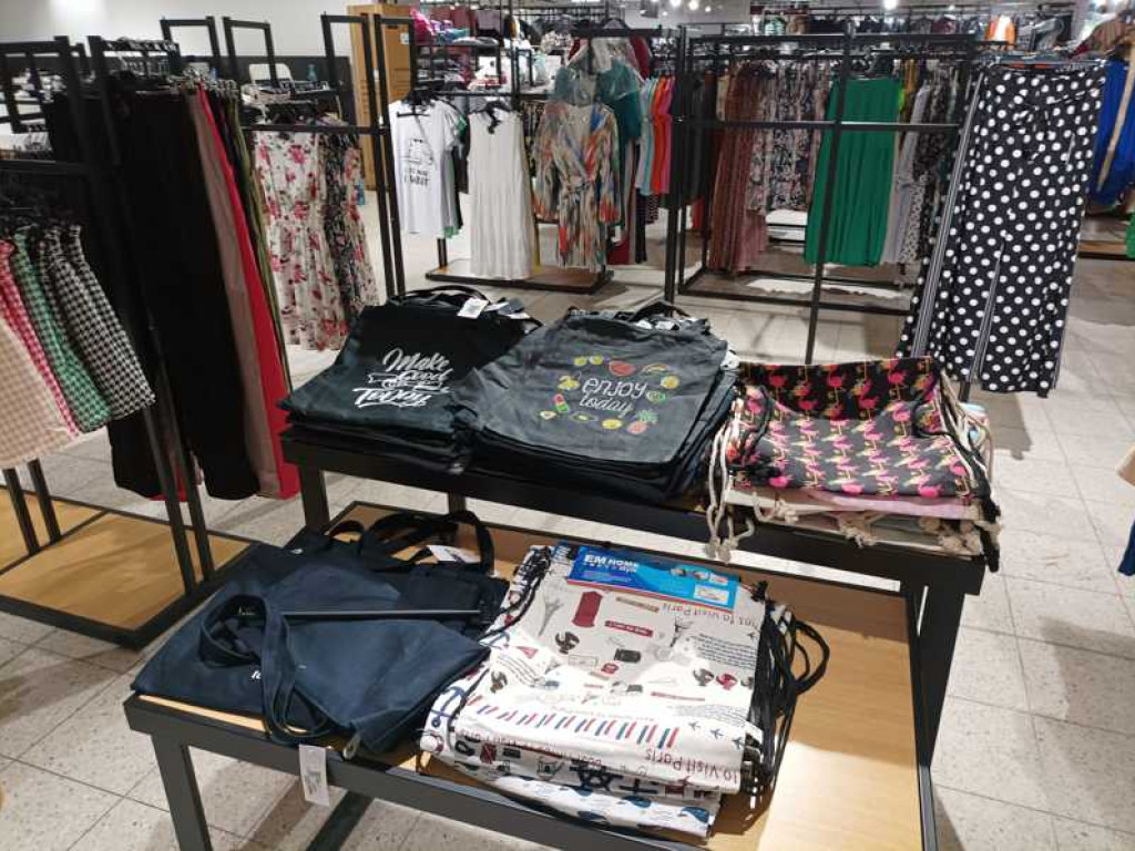 Hrubieszów: Już w najbliższy piątek wielkie otwarcie nowego marketu Super City (ZDJĘCIA)
