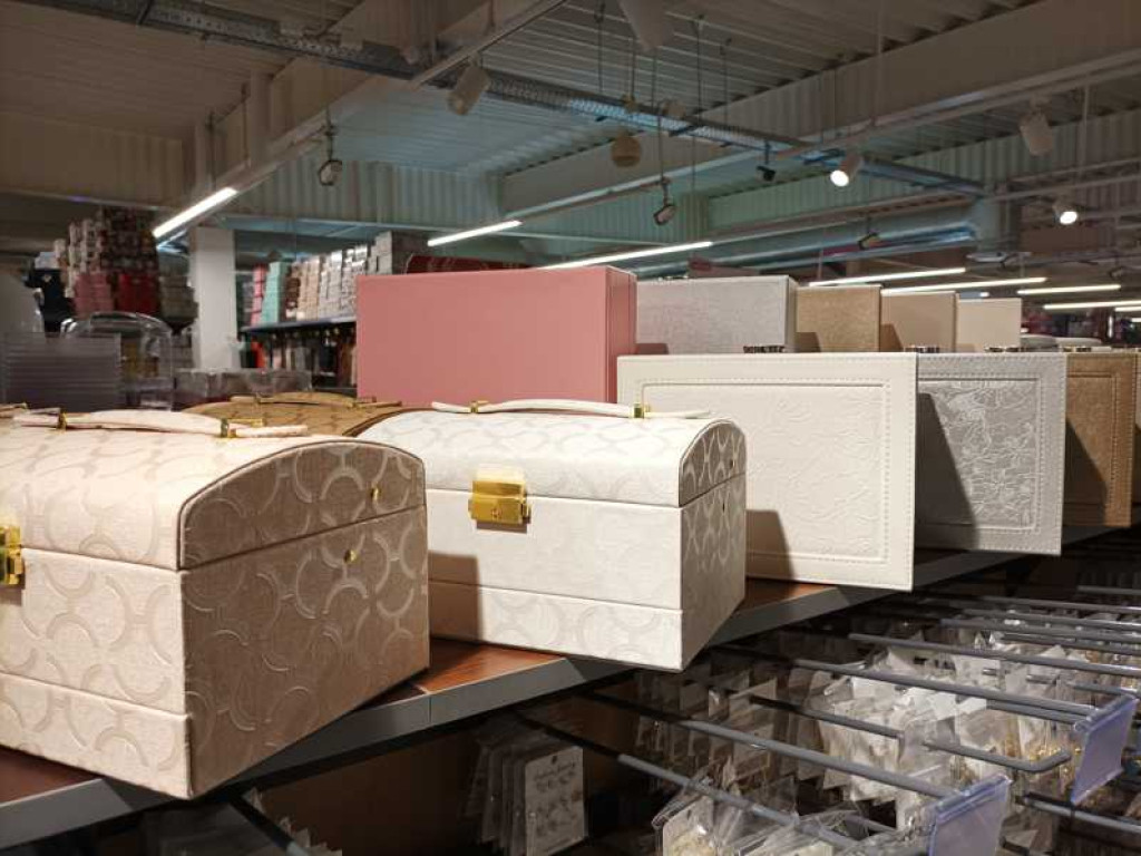 Hrubieszów: Już w najbliższy piątek wielkie otwarcie nowego marketu Super City (ZDJĘCIA)