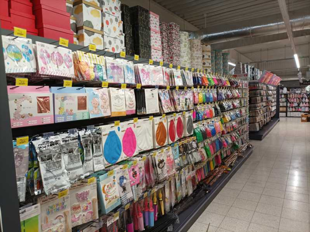 Hrubieszów: Już w najbliższy piątek wielkie otwarcie nowego marketu Super City (ZDJĘCIA)