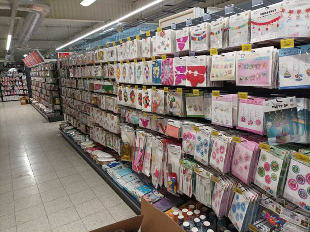 Hrubieszów: Już w najbliższy piątek wielkie otwarcie nowego marketu Super City (ZDJĘCIA)