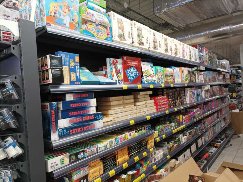 Hrubieszów: Już w najbliższy piątek wielkie otwarcie nowego marketu Super City (ZDJĘCIA)