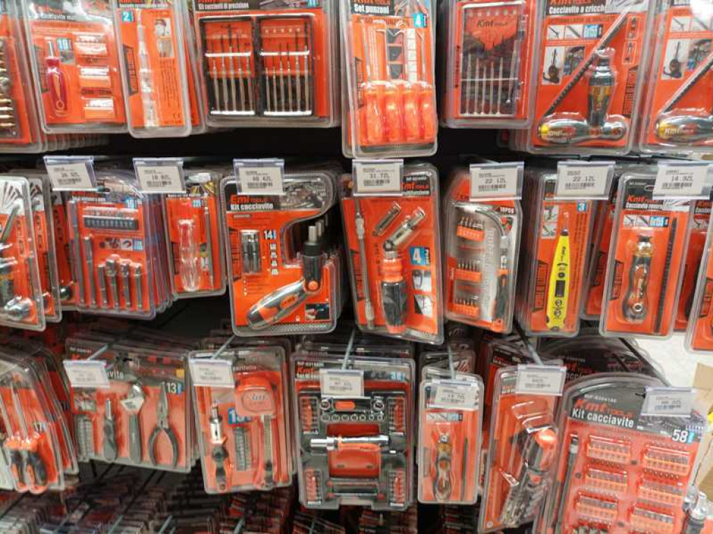 Hrubieszów: Już w najbliższy piątek wielkie otwarcie nowego marketu Super City (ZDJĘCIA)