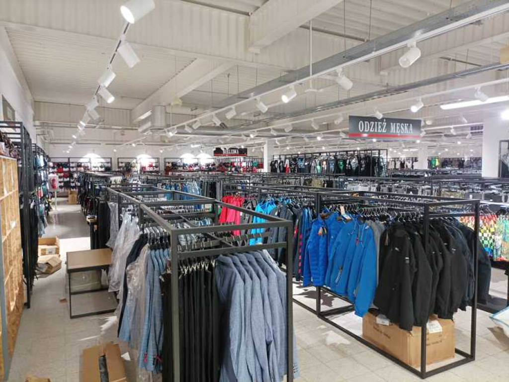 Hrubieszów: Już w najbliższy piątek wielkie otwarcie nowego marketu Super City (ZDJĘCIA)