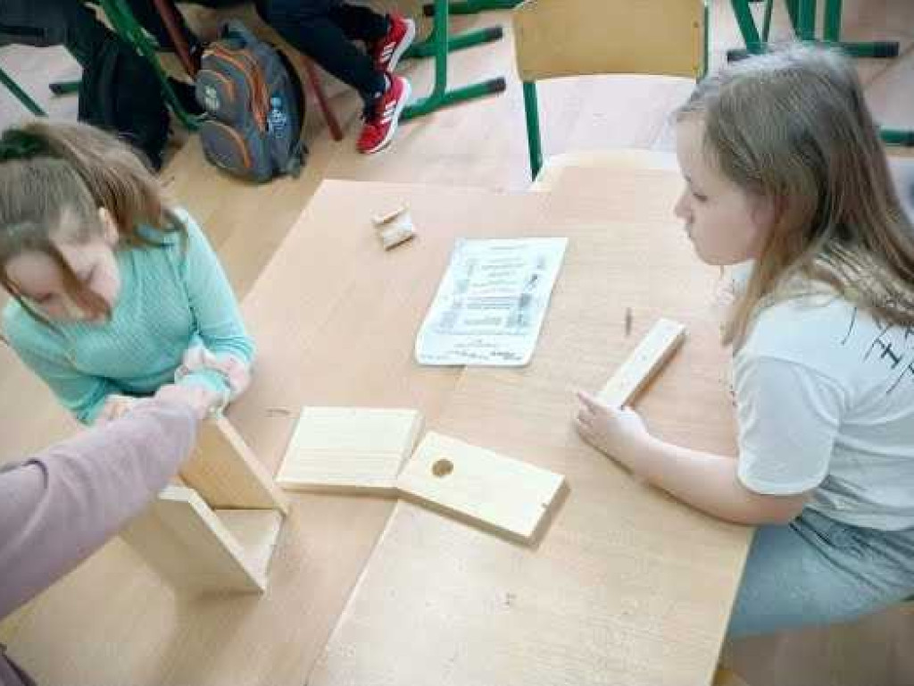 Dwójka: Budujemy budki lęgowe dla ptaków (ZDJĘCIA)